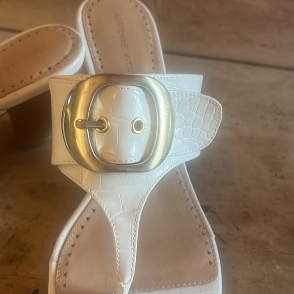 Adrienne Vittadini size 10 sandals - Picture 2 of 7